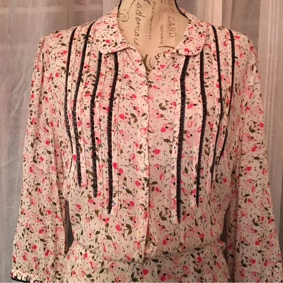 Adorable Flowered Dress - Picture 1 of 6